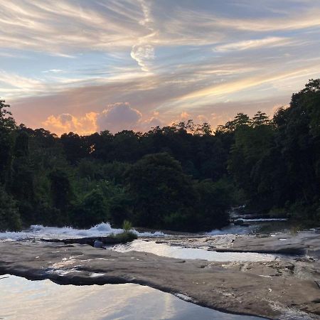 Nisha Homestay Inn Peradeniya Exterior foto