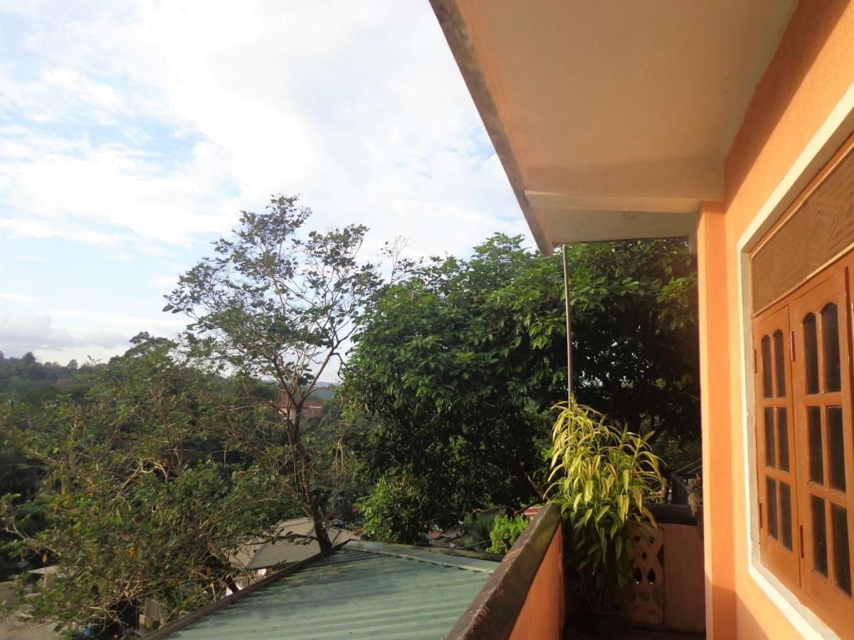 Nisha Homestay Inn Peradeniya Exterior foto